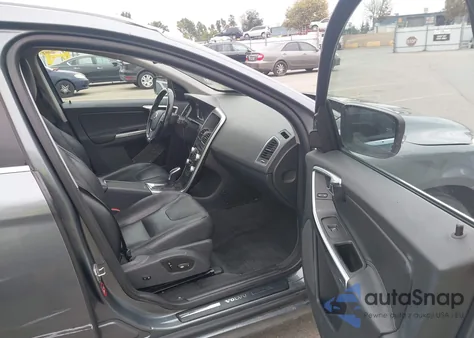 2016 Volvo Xc60 T5 Drive-E Premier from USA, damaged, VIN YV440MDK3G2794251